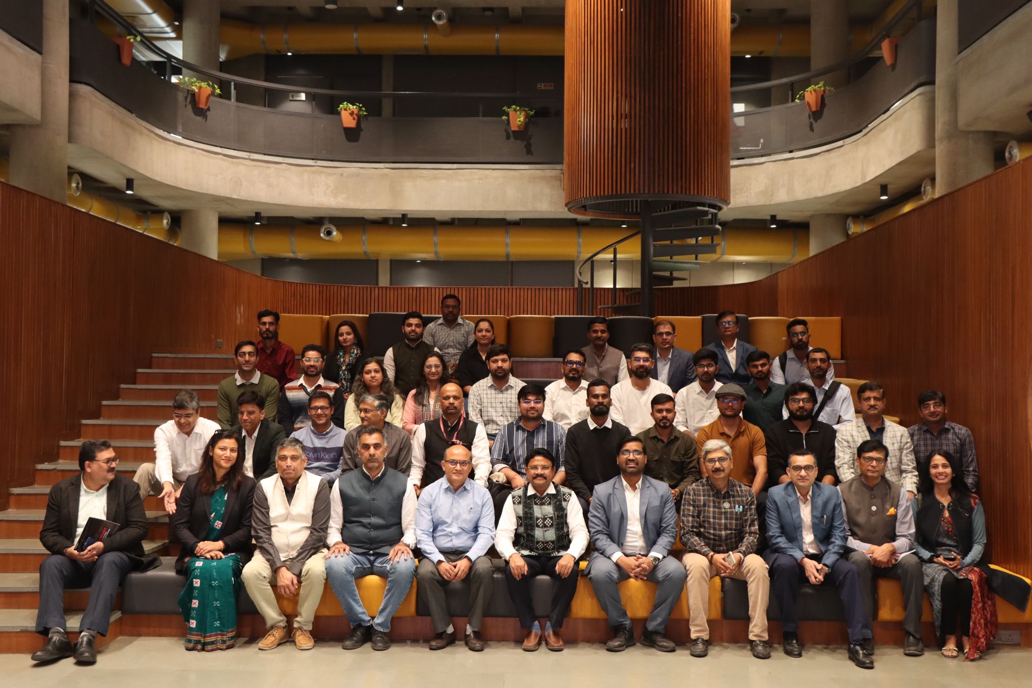 Dr Mukesh Mahaling, Hon'ble Cabinet Minister of Health and Family Welfare, Parliamentary Affairs, and Electronics and Information Technology, government of Odisha, visited i-Hub Gujarat