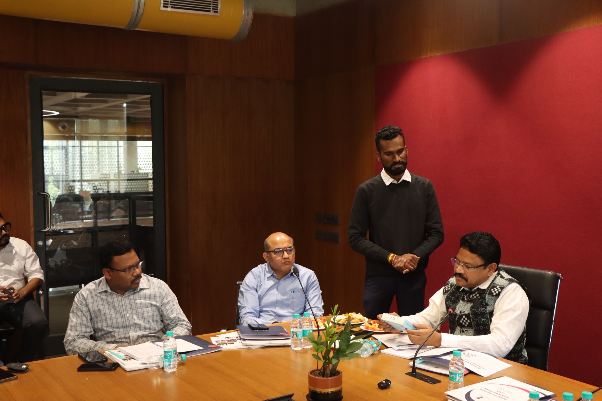 Dr Mukesh Mahaling, Hon'ble Cabinet Minister of Health and Family Welfare, Parliamentary Affairs, and Electronics and Information Technology, government of Odisha, visited i-Hub Gujarat