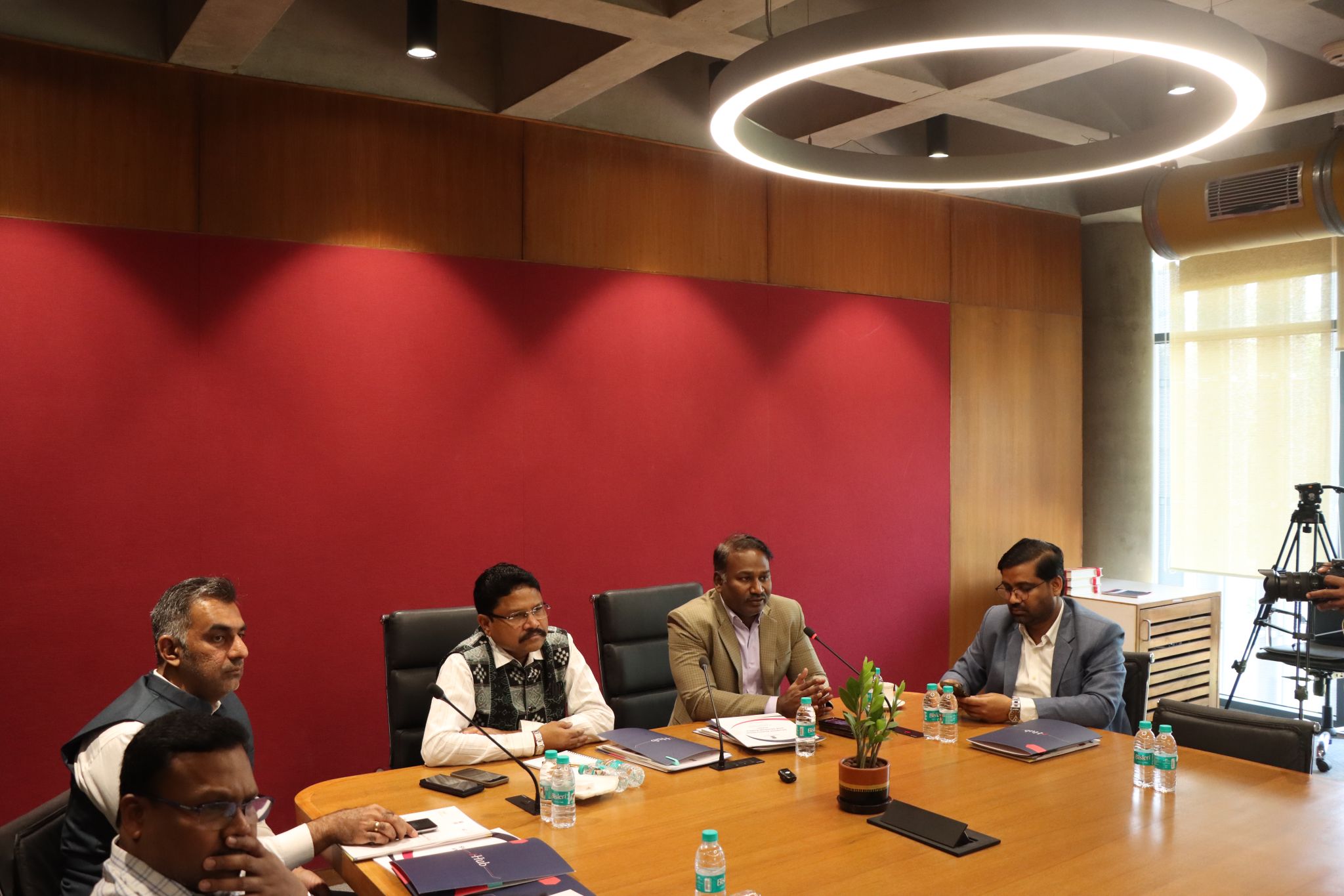 Dr Mukesh Mahaling, Hon'ble Cabinet Minister of Health and Family Welfare, Parliamentary Affairs, and Electronics and Information Technology, government of Odisha, visited i-Hub Gujarat