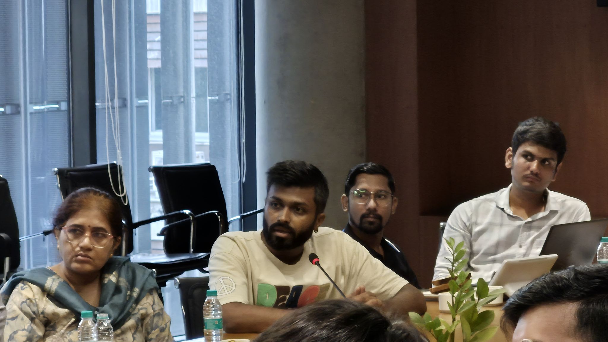 i-Hub Gujarat Hosts Round Table Consultation to Strengthen Startup Support